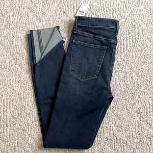 ABERCROMBIE & FITCH women’s high rise skinny with split hem size 26 NWT